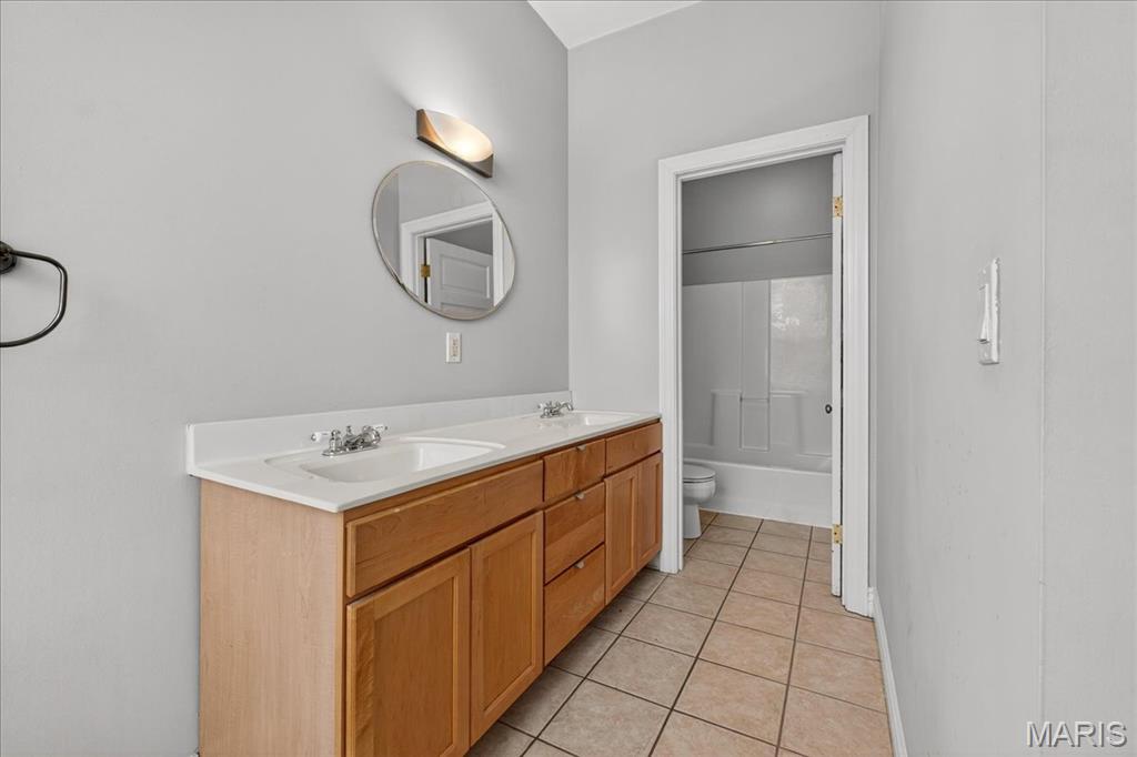 St Louis, Missouri 63139, United States, 3 Bedrooms Bedrooms, ,3 BathroomsBathrooms,Residential,Active,177746