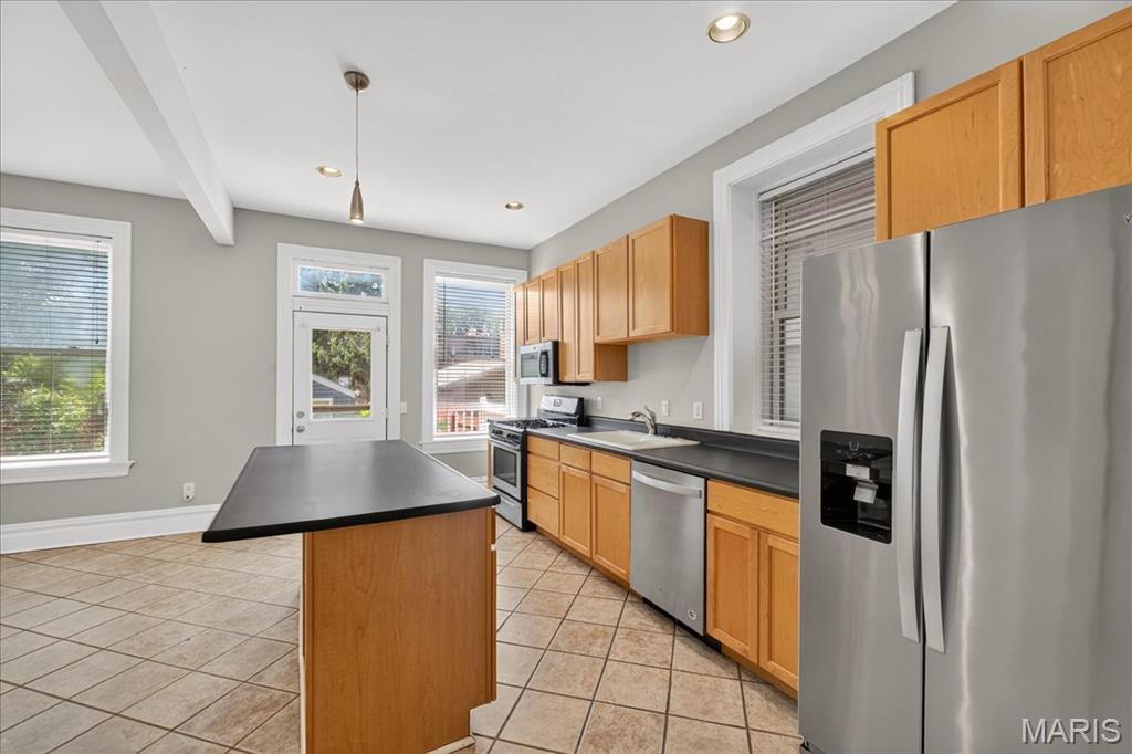 St Louis, Missouri 63139, United States, 3 Bedrooms Bedrooms, ,3 BathroomsBathrooms,Residential,Active,177746