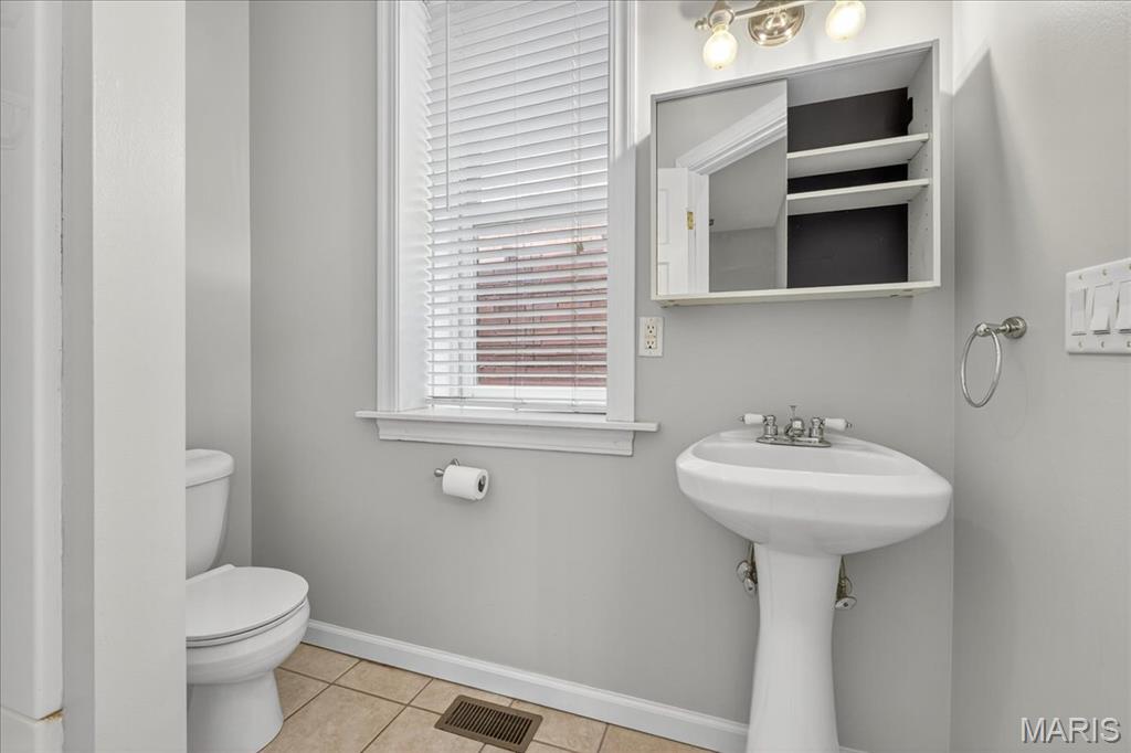 St Louis, Missouri 63139, United States, 3 Bedrooms Bedrooms, ,3 BathroomsBathrooms,Residential,Active,177746