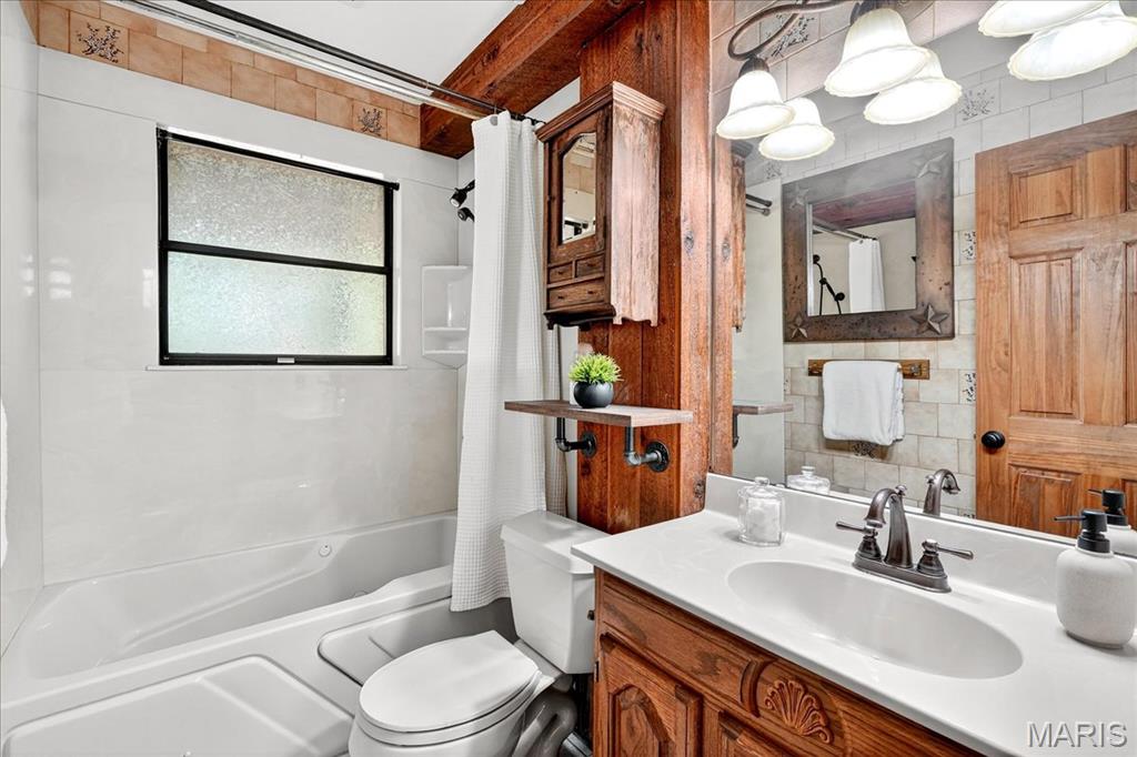 Wildwood, Missouri 63038, United States, 3 Bedrooms Bedrooms, ,2 BathroomsBathrooms,Residential,Active,232054