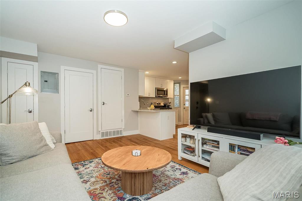 7537 Buckingham Drive