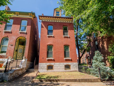 Photo of 2315 S 12th Street, St Louis, MO 63104 (MLS # 26058903)