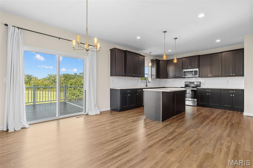 1045 Palisades Lane