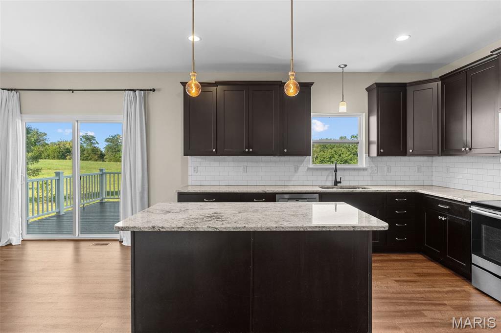 1045 Palisades Lane