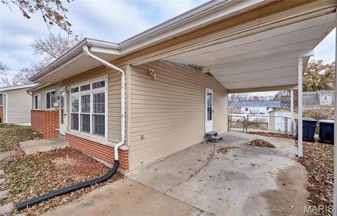 Tiny photo for 855 Daniel Boone Drive, Florissant, MO 63031 (MLS # 26019152)