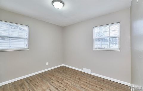 Tiny photo for 855 Daniel Boone Drive, Florissant, MO 63031 (MLS # 26019152)