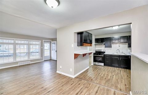 Tiny photo for 855 Daniel Boone Drive, Florissant, MO 63031 (MLS # 26019152)