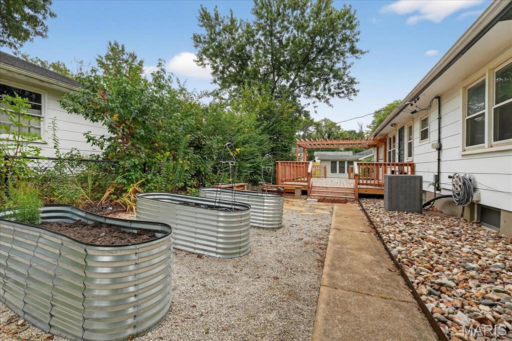 St Louis, Missouri 63136, United States, 3 Bedrooms Bedrooms, ,2 BathroomsBathrooms,Residential,Pending,215972