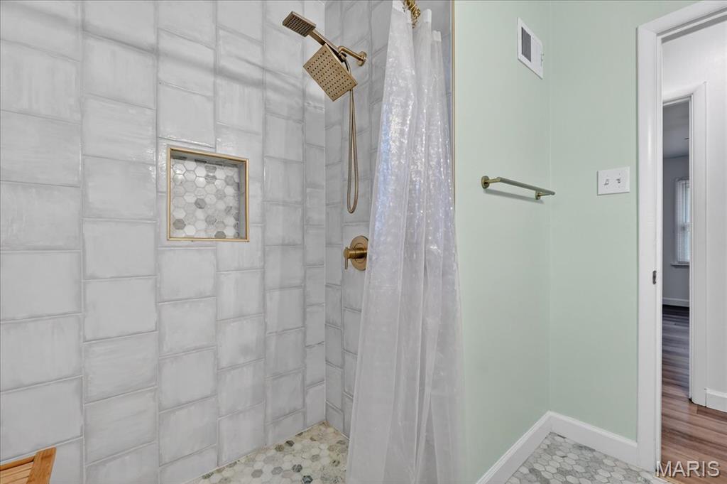 St Louis, Missouri 63136, United States, 3 Bedrooms Bedrooms, ,2 BathroomsBathrooms,Residential,Pending,215972