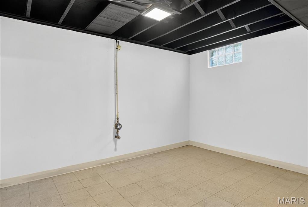 St Louis, Missouri 63136, United States, 3 Bedrooms Bedrooms, ,2 BathroomsBathrooms,Residential,Pending,215972