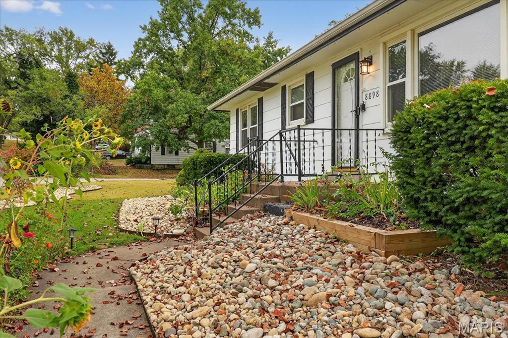 St Louis, Missouri 63136, United States, 3 Bedrooms Bedrooms, ,2 BathroomsBathrooms,Residential,Pending,215972