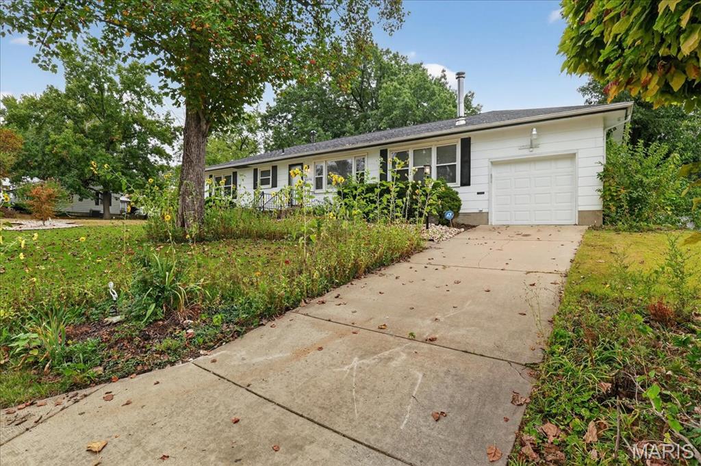 St Louis, Missouri 63136, United States, 3 Bedrooms Bedrooms, ,2 BathroomsBathrooms,Residential,Pending,215972