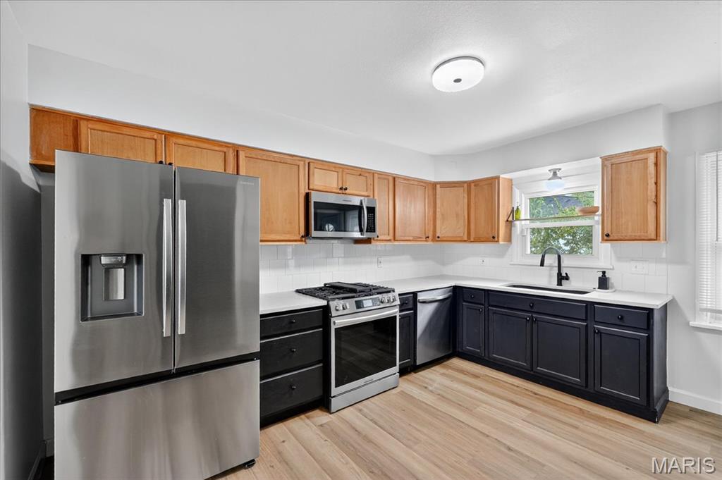 St Louis, Missouri 63136, United States, 3 Bedrooms Bedrooms, ,2 BathroomsBathrooms,Residential,Pending,215972