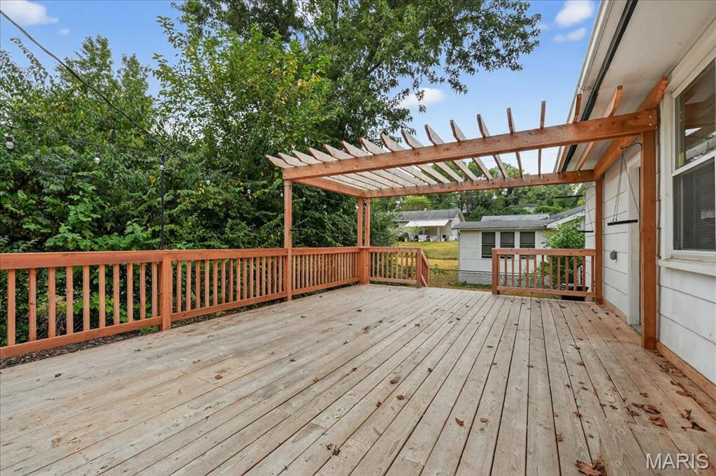 St Louis, Missouri 63136, United States, 3 Bedrooms Bedrooms, ,2 BathroomsBathrooms,Residential,Pending,215972