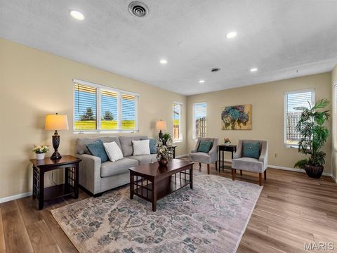 Tiny photo for 642 Laven Del Lane, Kirkwood, MO 63122 (MLS # 26014401)