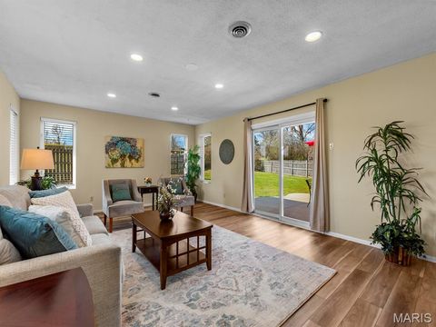 Tiny photo for 642 Laven Del Lane, Kirkwood, MO 63122 (MLS # 26014401)