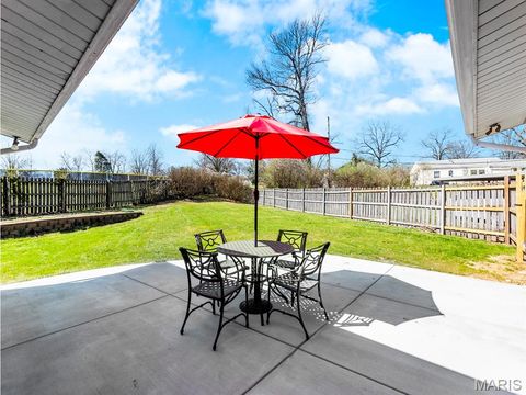 Tiny photo for 642 Laven Del Lane, Kirkwood, MO 63122 (MLS # 26014401)