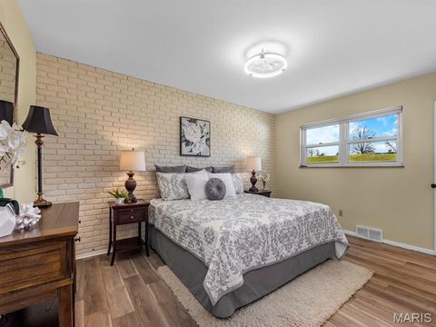 Tiny photo for 642 Laven Del Lane, Kirkwood, MO 63122 (MLS # 26014401)