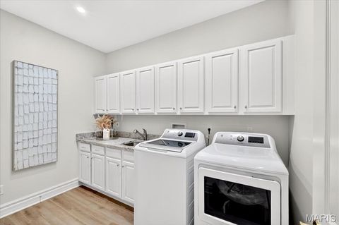 Tiny photo for 735 Stonebluff Court, Chesterfield, MO 63005 (MLS # 25068089)