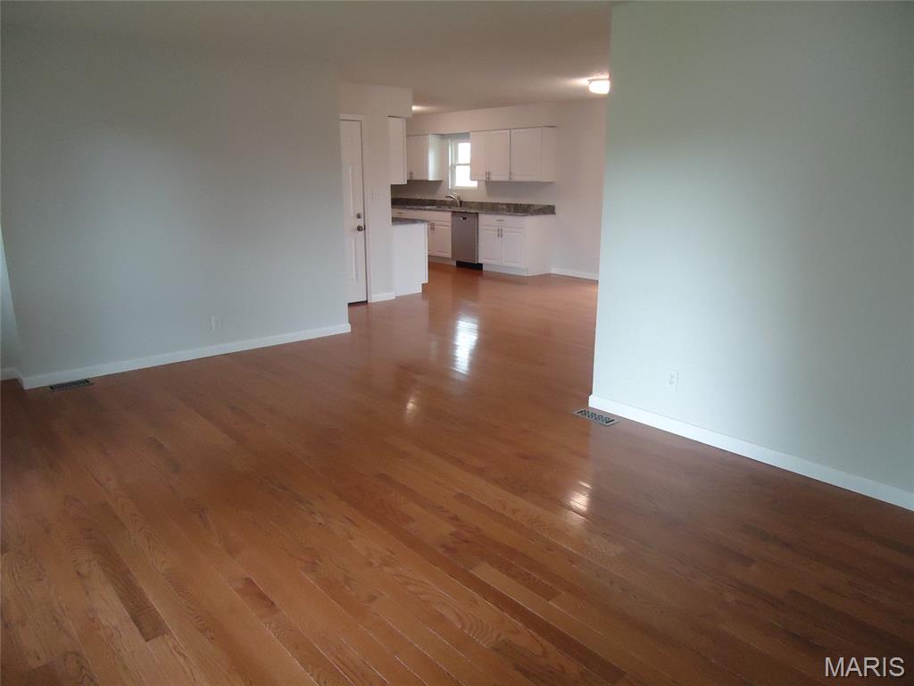 Emilou 04 - Residential