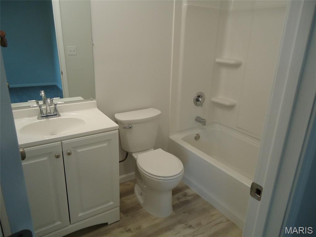 Emilou 04 - Residential