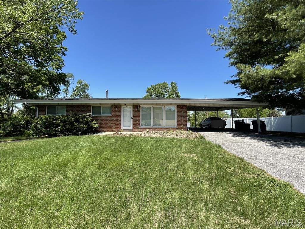 Photo of 9411 Crockett Drive, Olivette, MO 63132 (MLS # 26024683)
