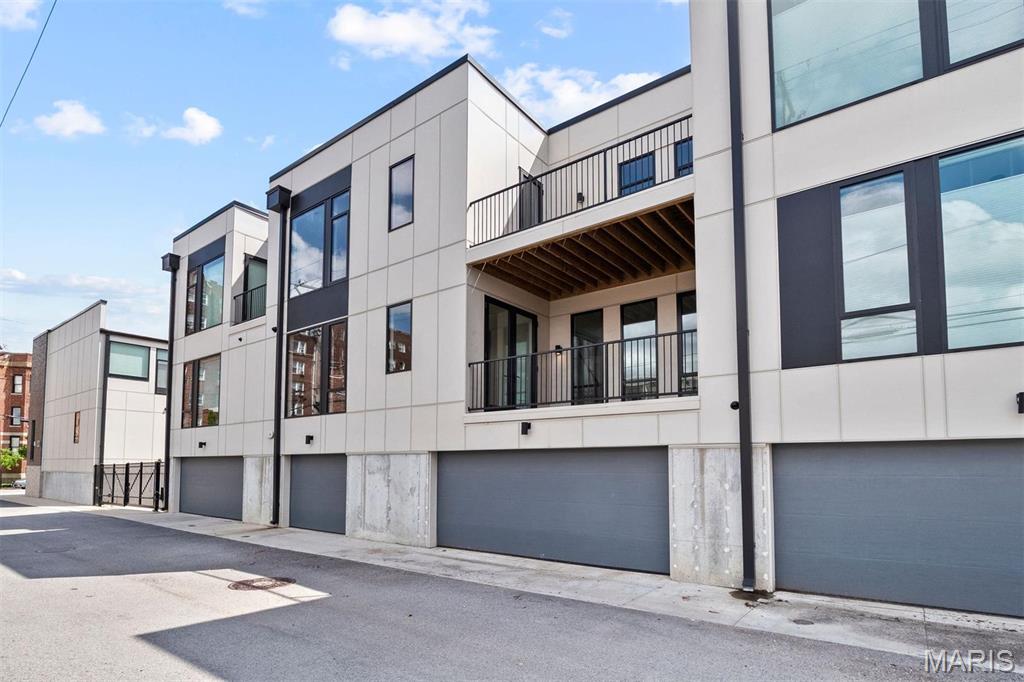 Artizen on West Pine - Residential