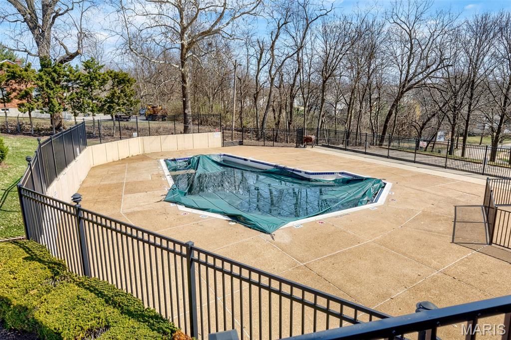 Autumn Lakes Six Condo Twenty - Residential