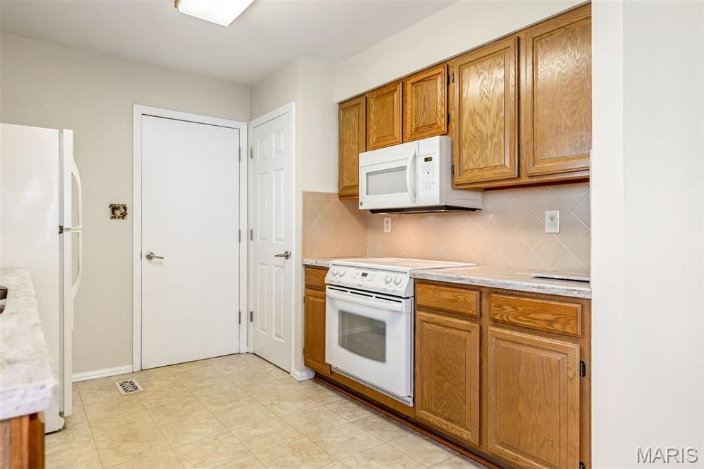 Autumn Lakes Six Condo Twenty - Residential