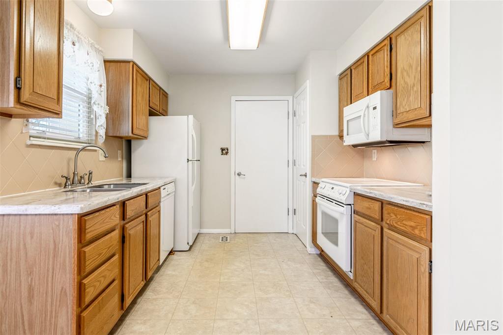 Autumn Lakes Six Condo Twenty - Residential