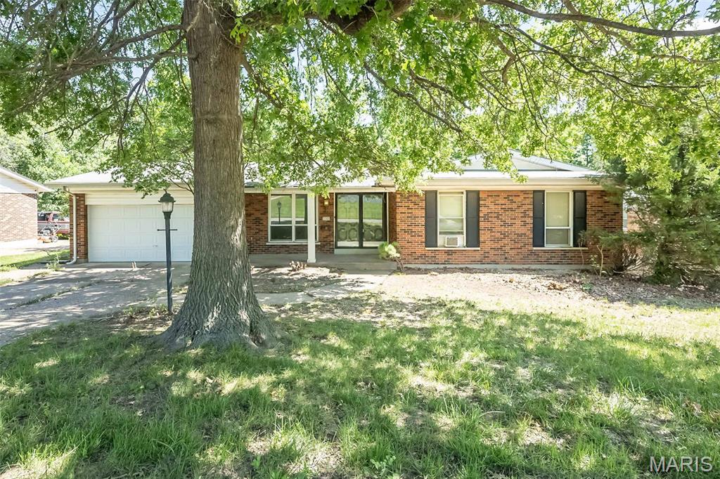 Photo of 3705 Seville Drive, Florissant, MO 63033 (MLS # 26038557)