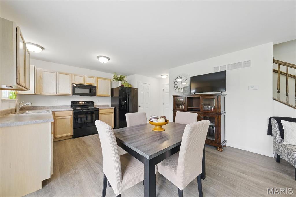 Wentzville, Missouri 63385, United States, 2 Bedrooms Bedrooms, ,3 BathroomsBathrooms,Residential,Active,118216