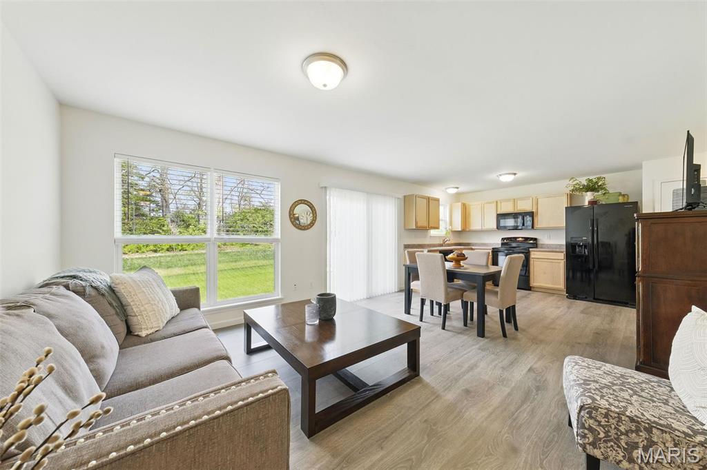 Wentzville, Missouri 63385, United States, 2 Bedrooms Bedrooms, ,3 BathroomsBathrooms,Residential,Active,118216