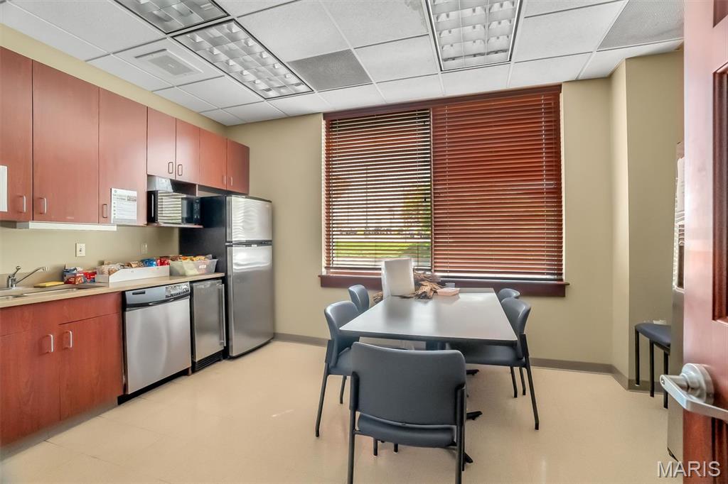 Five Oaks - Commercial Sale