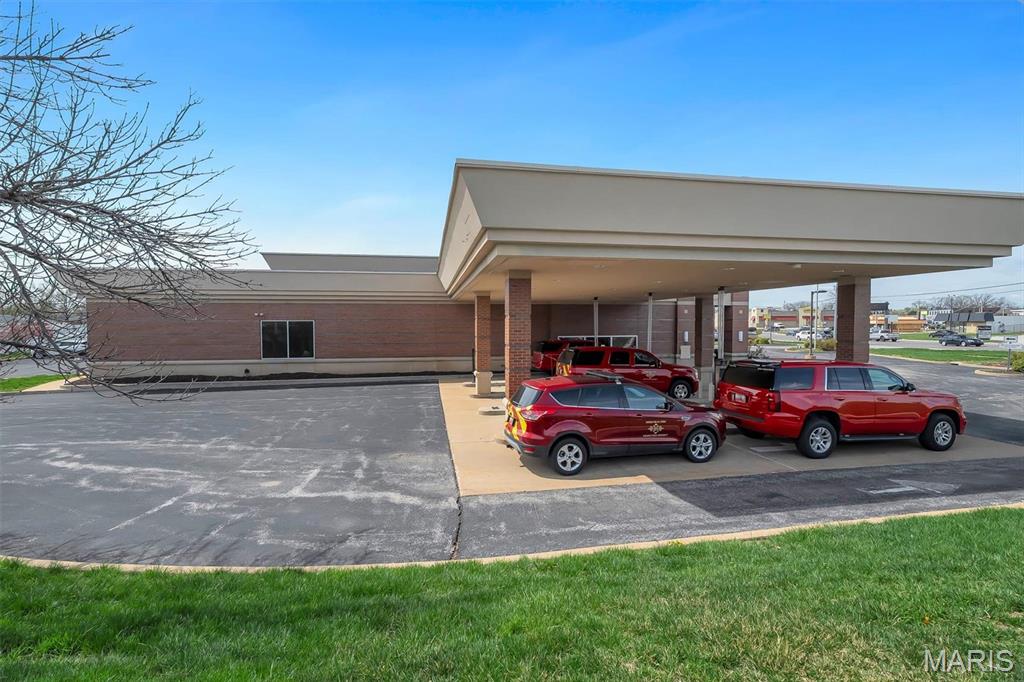 Five Oaks - Commercial Sale