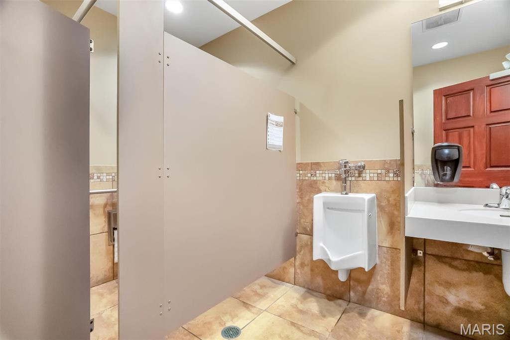 Five Oaks - Commercial Sale