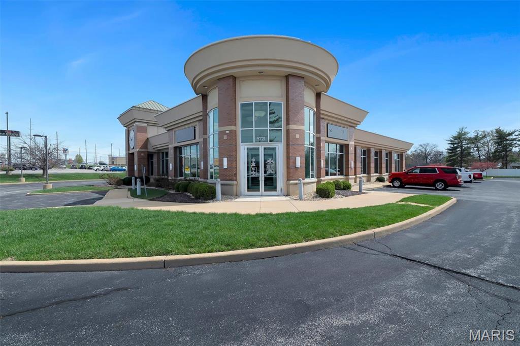 Five Oaks - Commercial Sale