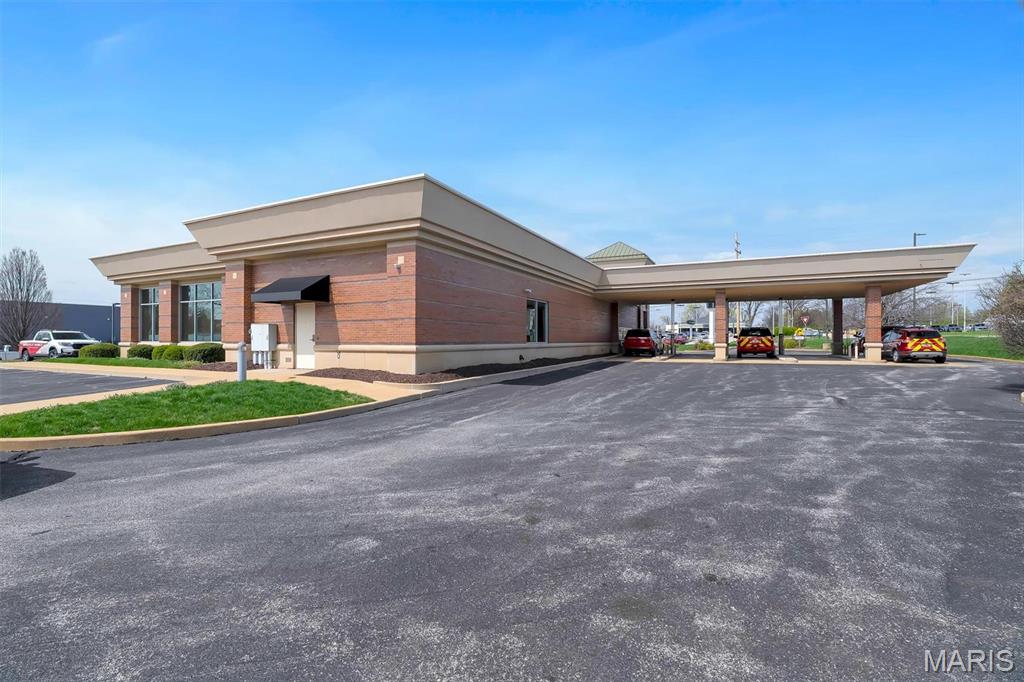 Five Oaks - Commercial Sale