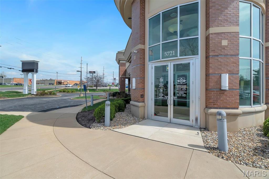 Five Oaks - Commercial Sale