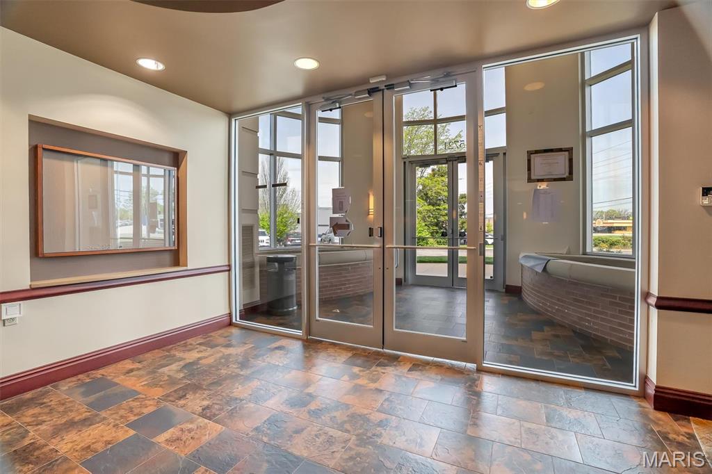 Five Oaks - Commercial Sale