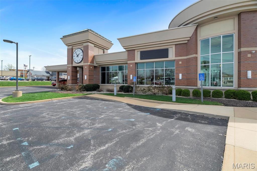 Five Oaks - Commercial Sale