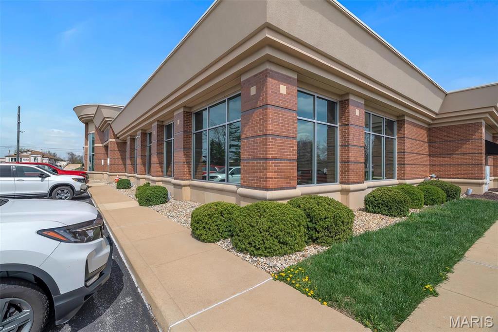 Five Oaks - Commercial Sale