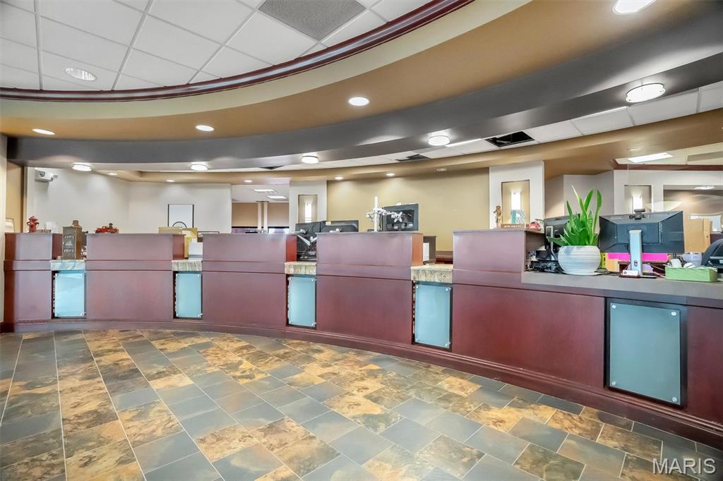 Five Oaks - Commercial Sale