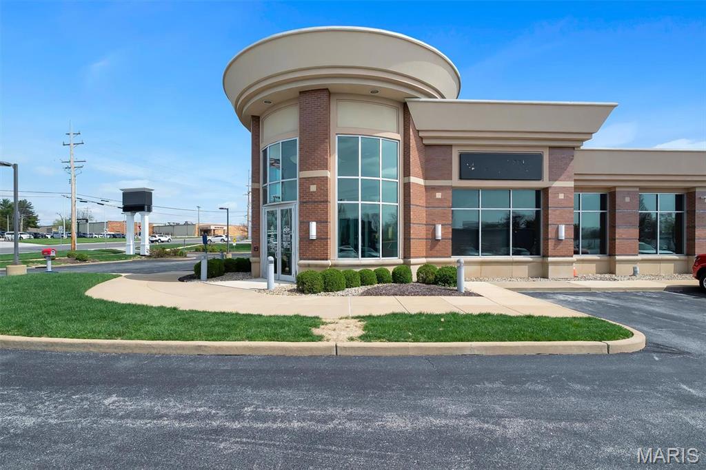 Five Oaks - Commercial Sale