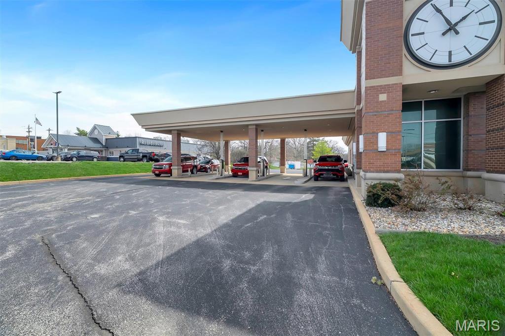 Five Oaks - Commercial Sale