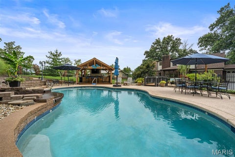 Tiny photo for 37 Beacon Hill Lane, Creve Coeur, MO 63141 (MLS # 26051492)