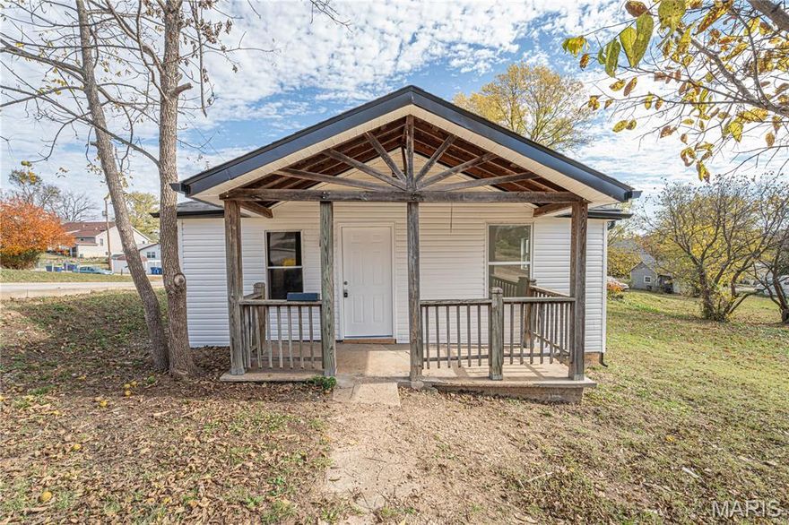 NOW ACTIVE!  Beautiful 2 bedroom - 1 bath home with 1,050 sqft. Seller has made all new updates to show modern and comfort. Check out the photos! Seller has made a lot of updates. FHA, VA, USDA buyers are welcome! Get ready to see this beautiful home in De Soto. Schedule your showing today!