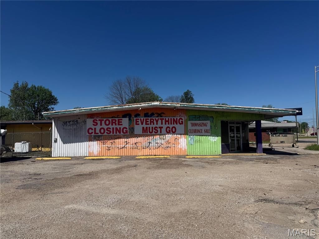 Photo of 902 Highway 53, Poplar Bluff, MO 63901 (MLS # 26024780)