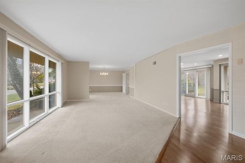 Tiny photo for 9 Morwood Lane, Creve Coeur, MO 63141 (MLS # 26008972)