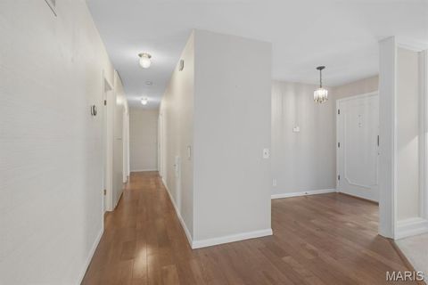 Tiny photo for 9 Morwood Lane, Creve Coeur, MO 63141 (MLS # 26008972)